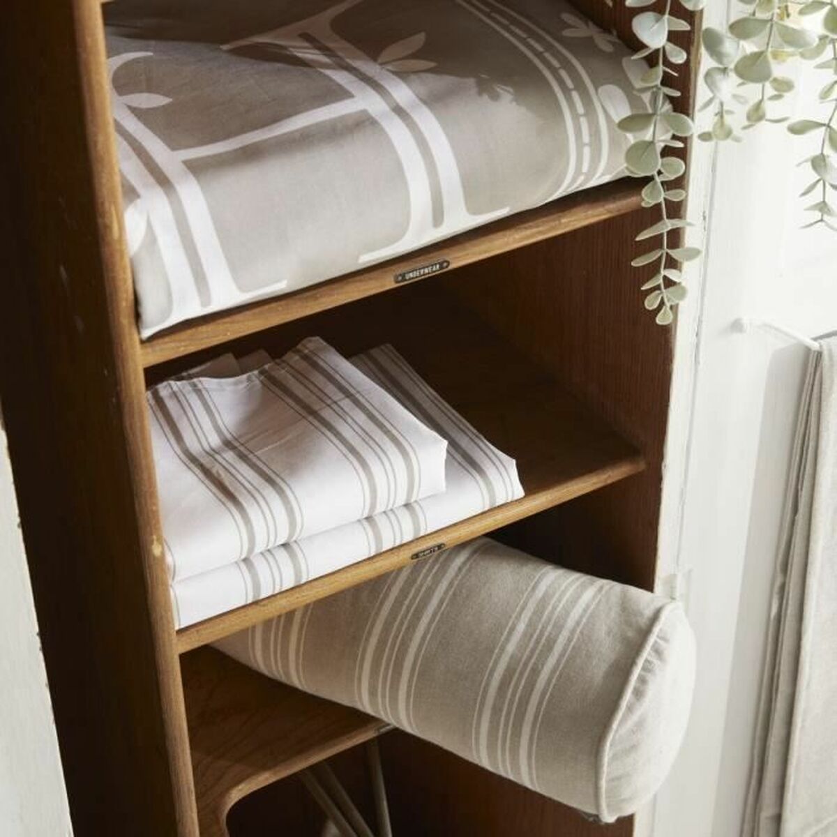 V6H7EF3976E34647C8C0A6C1513B2A33E84R6054783P2