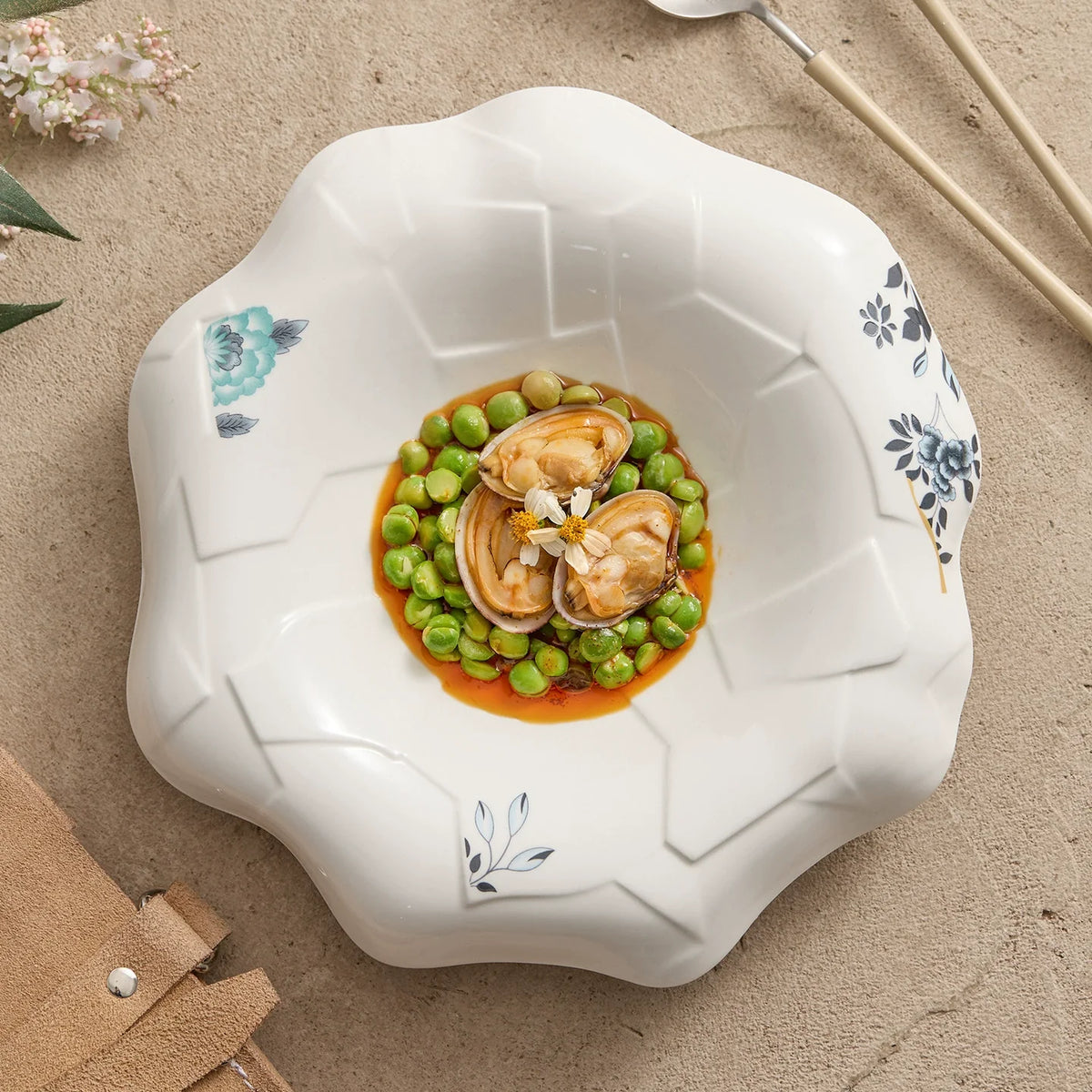 GOSEUNG Bloomflow Porcelain Bowl — Cracked Texture Floral Rim Collection-1