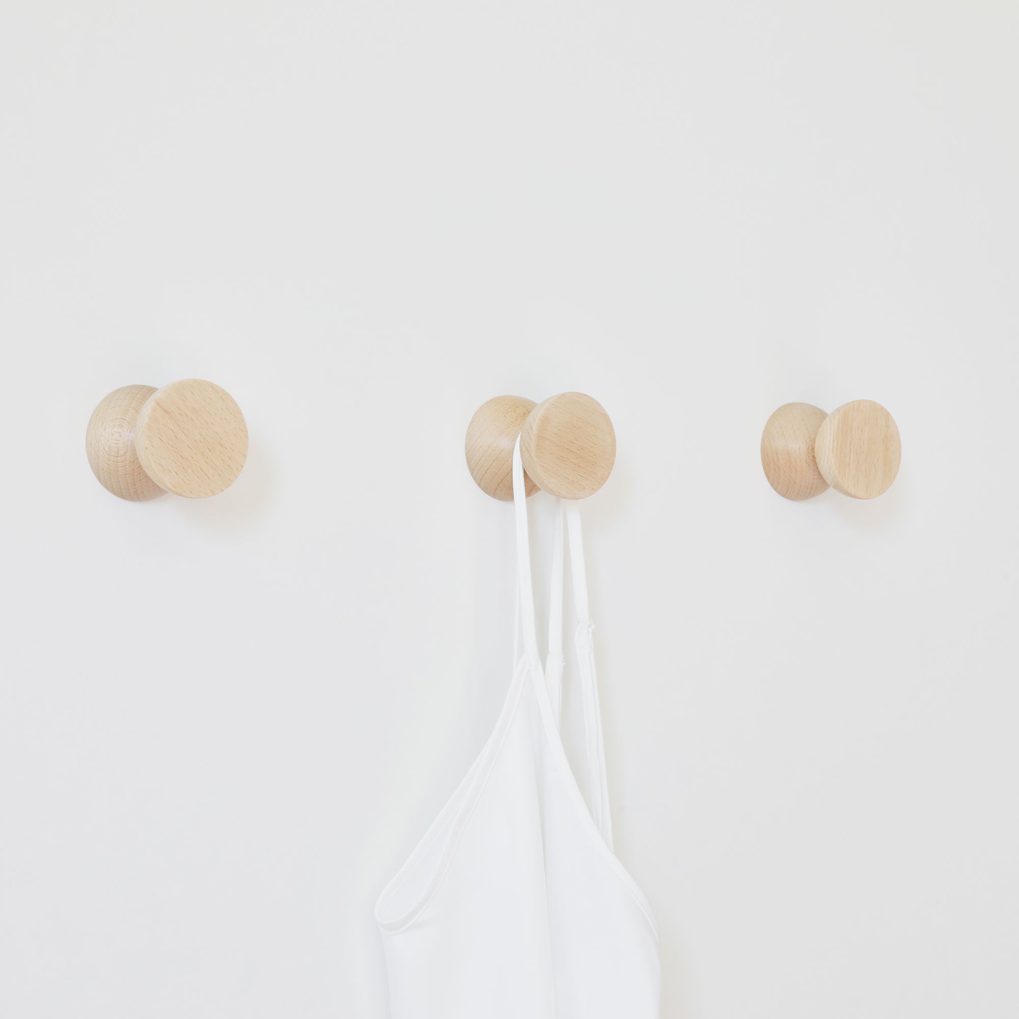 Set ganci da parete geometrici in faggio – 2, 3 o 4 pezzi